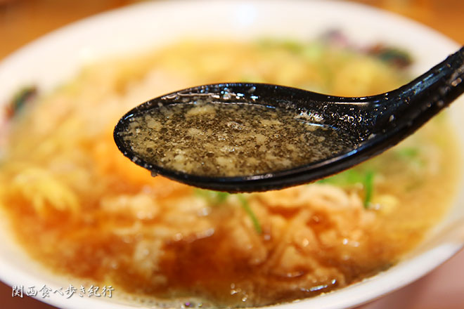 肉醤油ラーメンのスープ