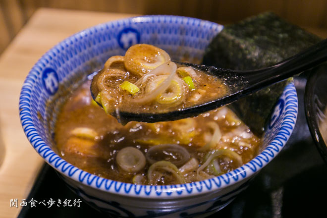 つけ麺の濃厚魚介系スープ