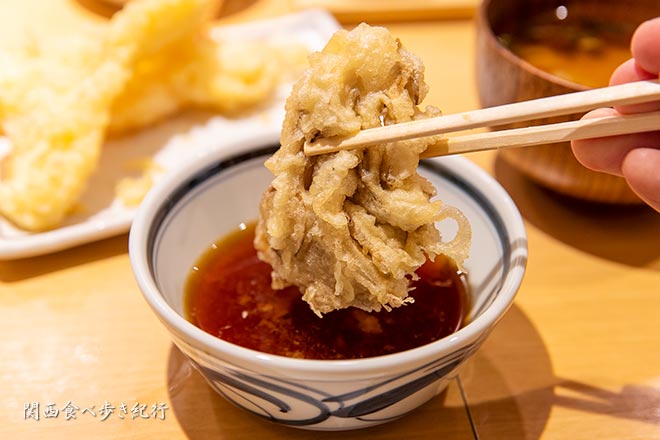 天ぷらを食べる