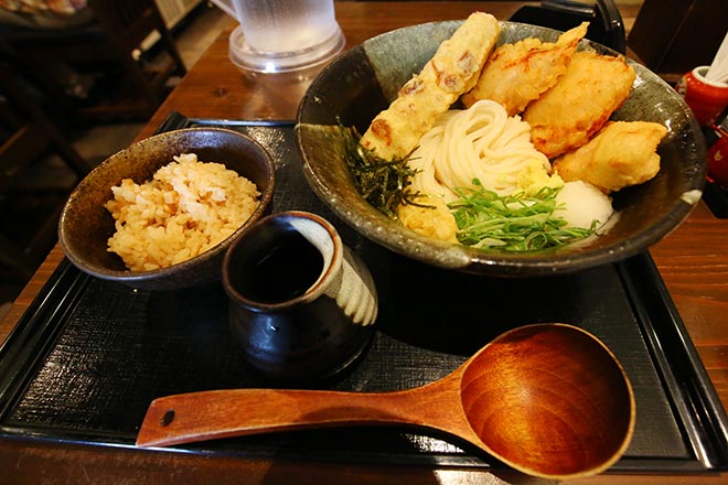 うどんばかのとり天ぶっかけうどん定食