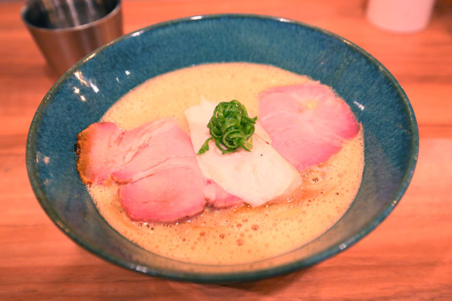 うまそうなラーメン屋、脳好鶏白湯らーめん