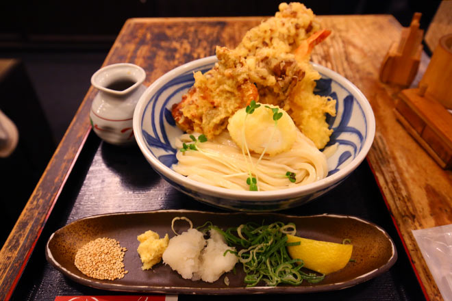 兎麦のぶっかけうどん