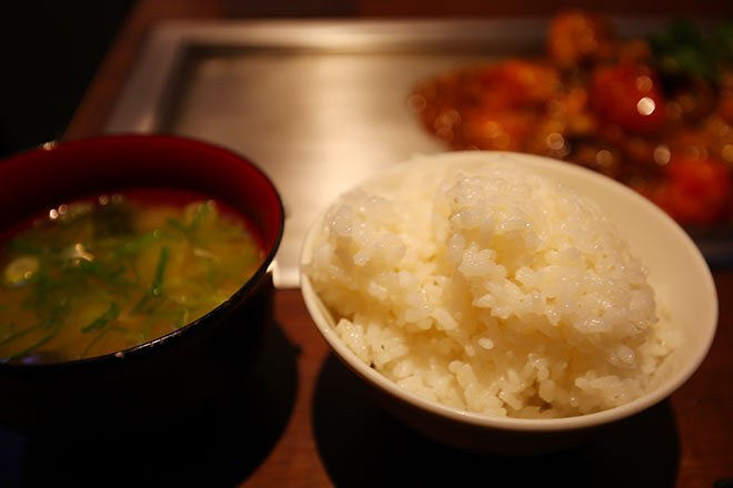 ランチ定食の白ご飯＋味噌汁