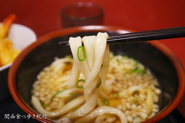 そば うどん 潮屋 梅田店でうどんを食べる